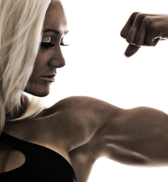 Brazo musculado de mujer