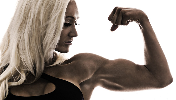 Brazo musculado de mujer Brazo musculado de mujer